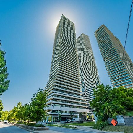 Condo In Parklawn & Lake Shore With Free Parking Close To Airport Торонто Экстерьер фото