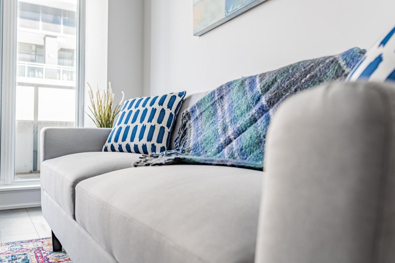Condo In Parklawn & Lake Shore With Free Parking Close To Airport Торонто Экстерьер фото