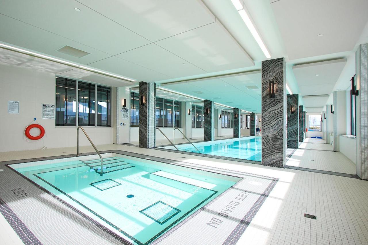 Condo In Parklawn & Lake Shore With Free Parking Close To Airport Торонто Экстерьер фото