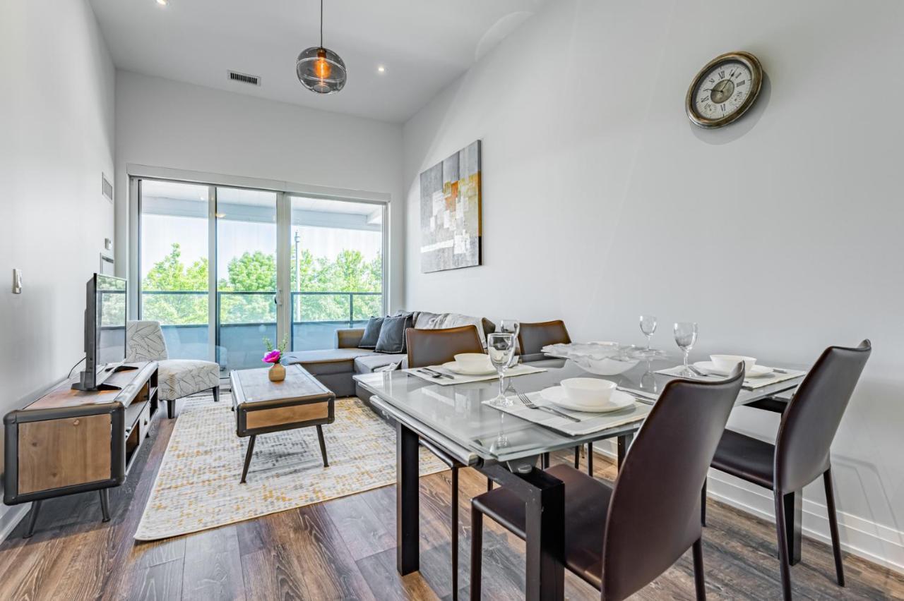 Condo In Parklawn & Lake Shore With Free Parking Close To Airport Торонто Экстерьер фото
