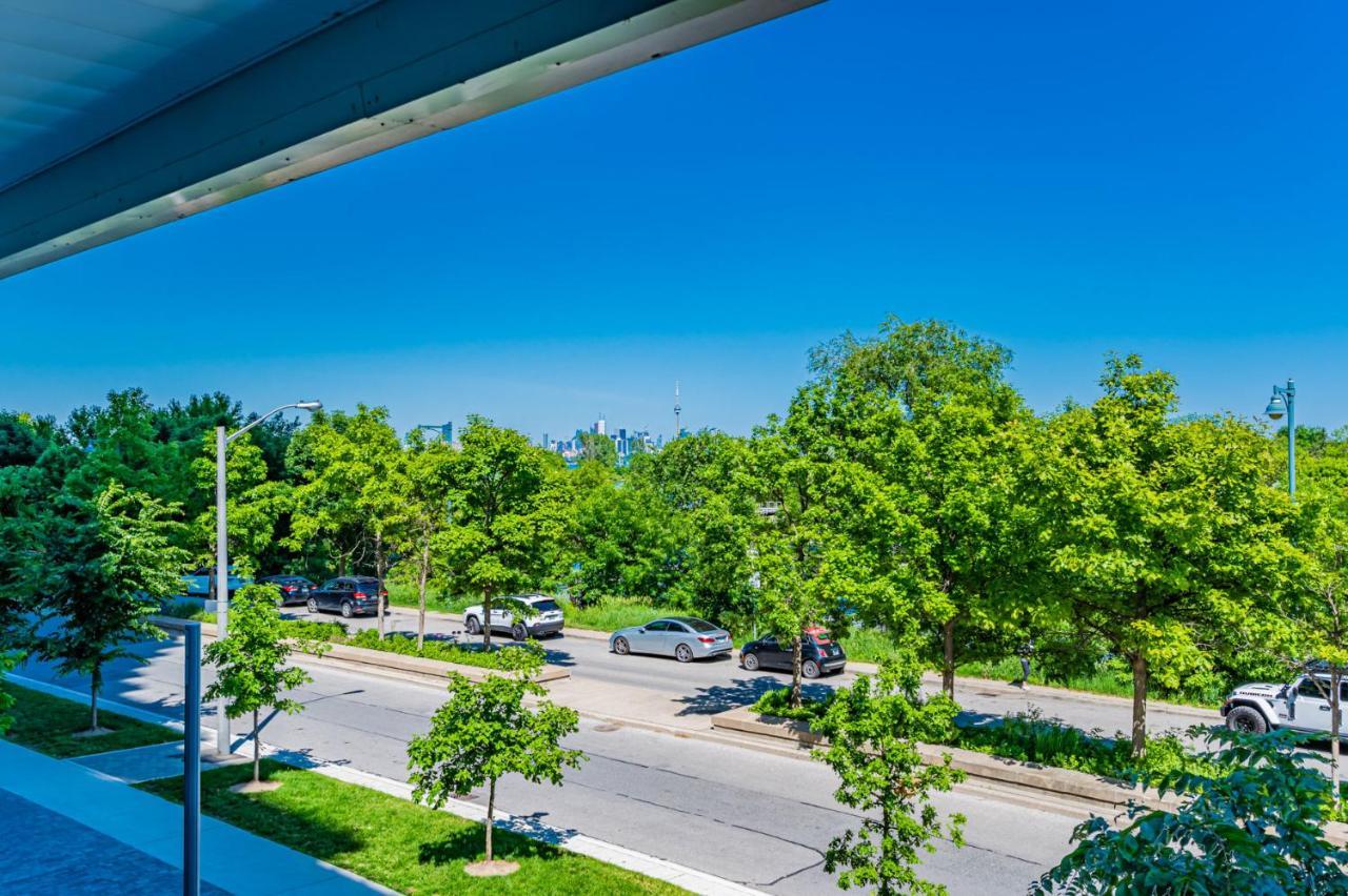 Condo In Parklawn & Lake Shore With Free Parking Close To Airport Торонто Экстерьер фото