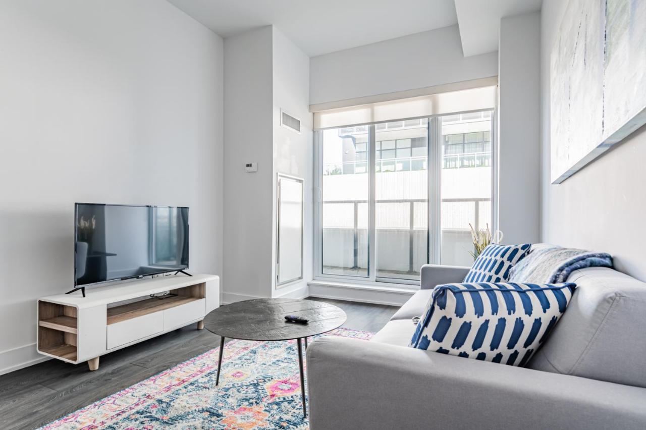 Condo In Parklawn & Lake Shore With Free Parking Close To Airport Торонто Экстерьер фото