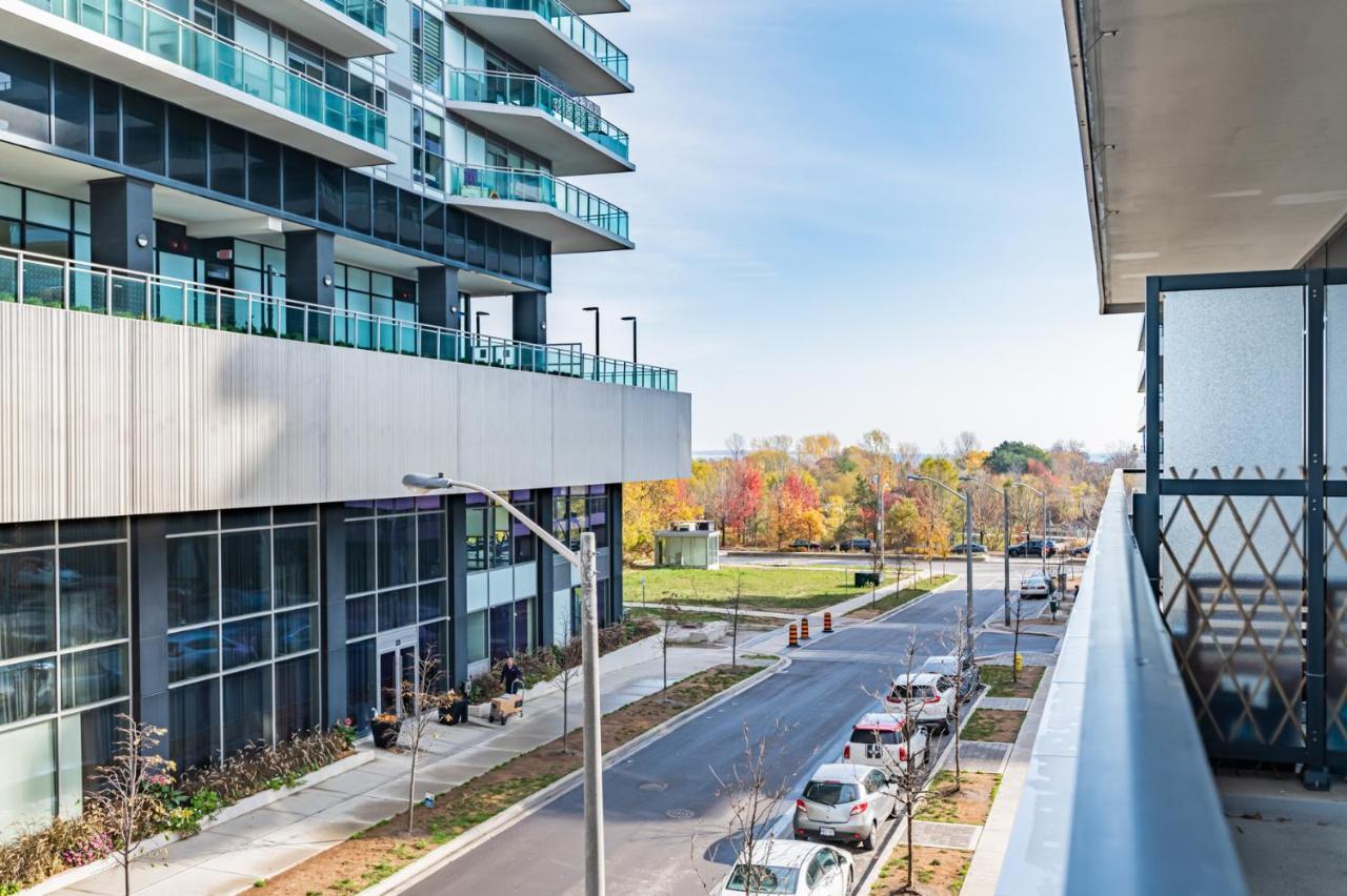 Condo In Parklawn & Lake Shore With Free Parking Close To Airport Торонто Экстерьер фото