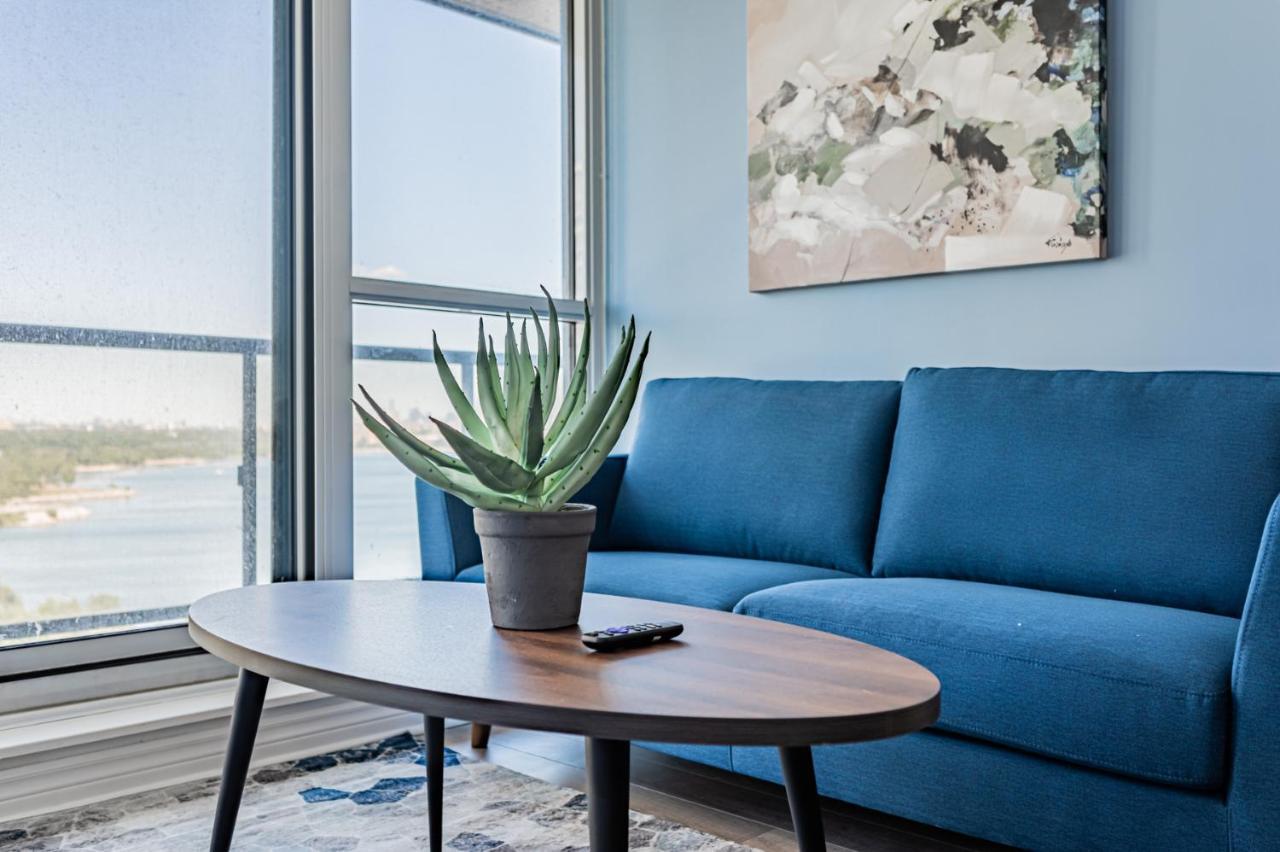 Condo In Parklawn & Lake Shore With Free Parking Close To Airport Торонто Экстерьер фото