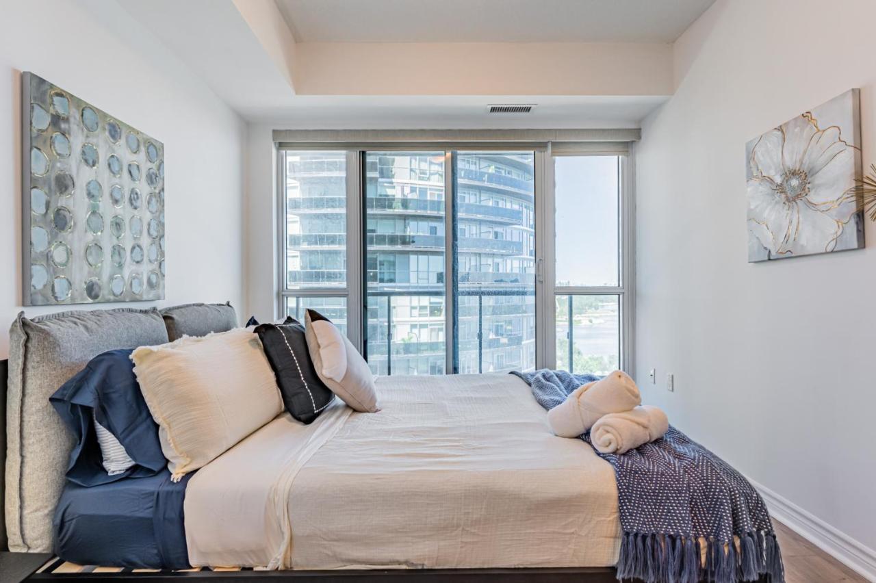Condo In Parklawn & Lake Shore With Free Parking Close To Airport Торонто Экстерьер фото