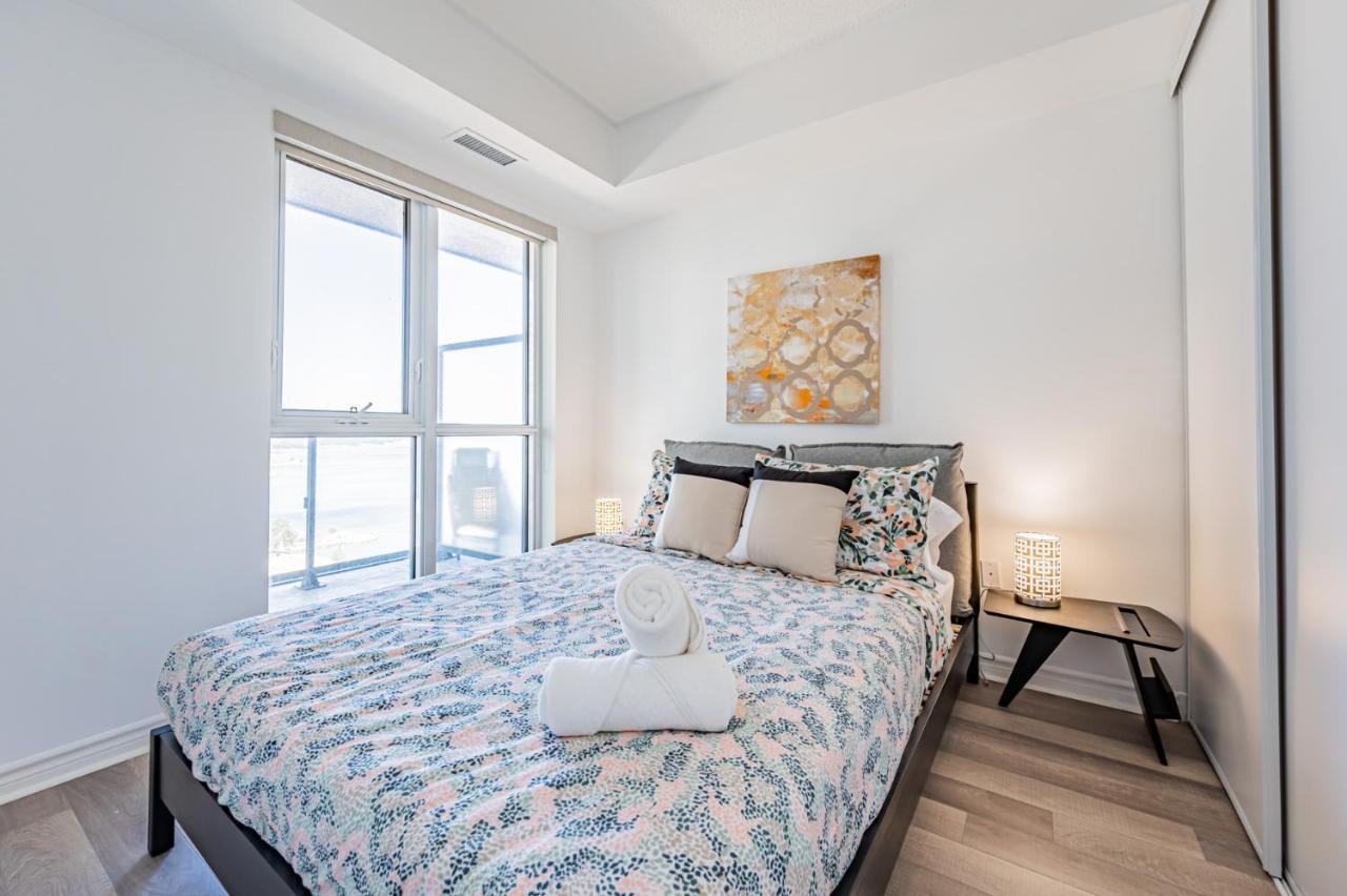 Condo In Parklawn & Lake Shore With Free Parking Close To Airport Торонто Экстерьер фото