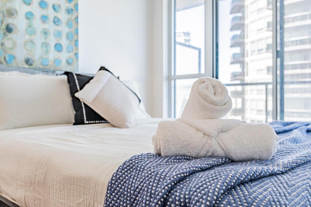 Condo In Parklawn & Lake Shore With Free Parking Close To Airport Торонто Экстерьер фото